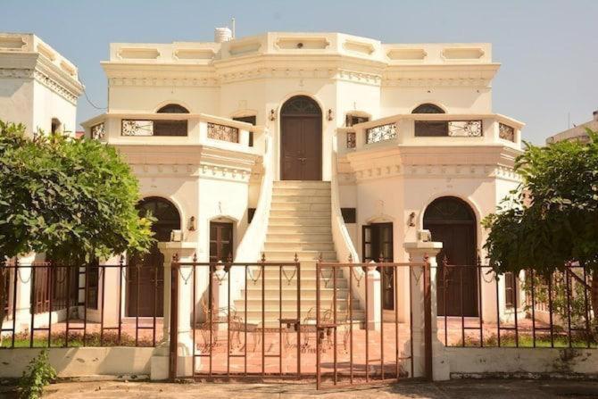 A Mansion Hotell Kashipur Exteriör bild