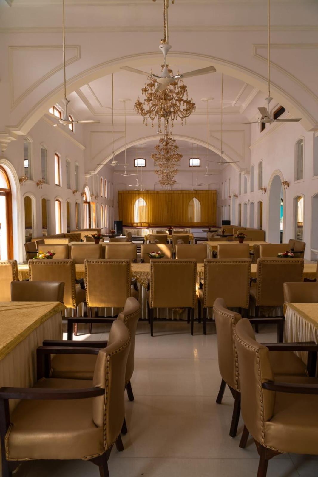 A Mansion Hotell Kashipur Exteriör bild