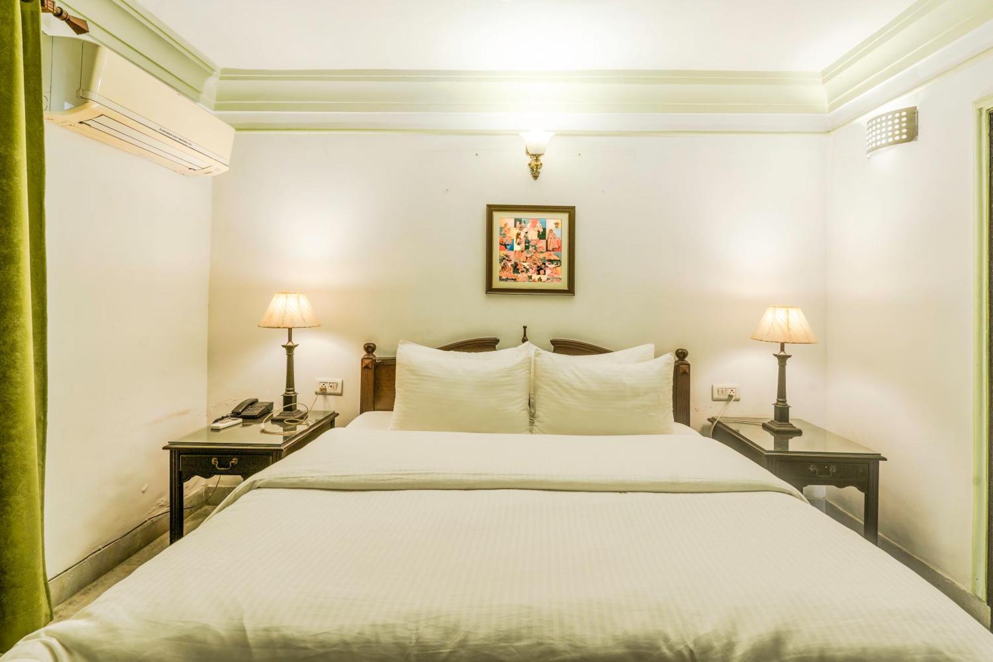A Mansion Hotell Kashipur Exteriör bild